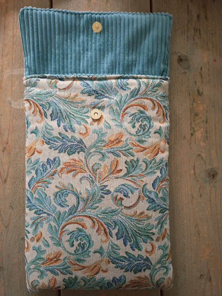 De papierenbeschrijving was helder waardoor het makkelijk te maken was. Ik heb wel andere voering gebruikt omdat ik dat nog had liggen. Leuk he?!