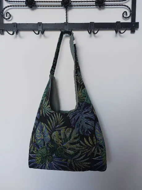 Wat een mooi model tas en zo lekker groot. Love it!